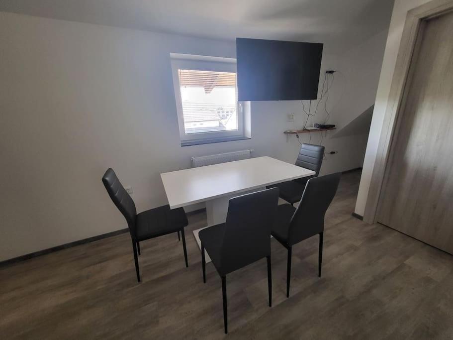 Jack Apartments Maribor Buitenkant foto